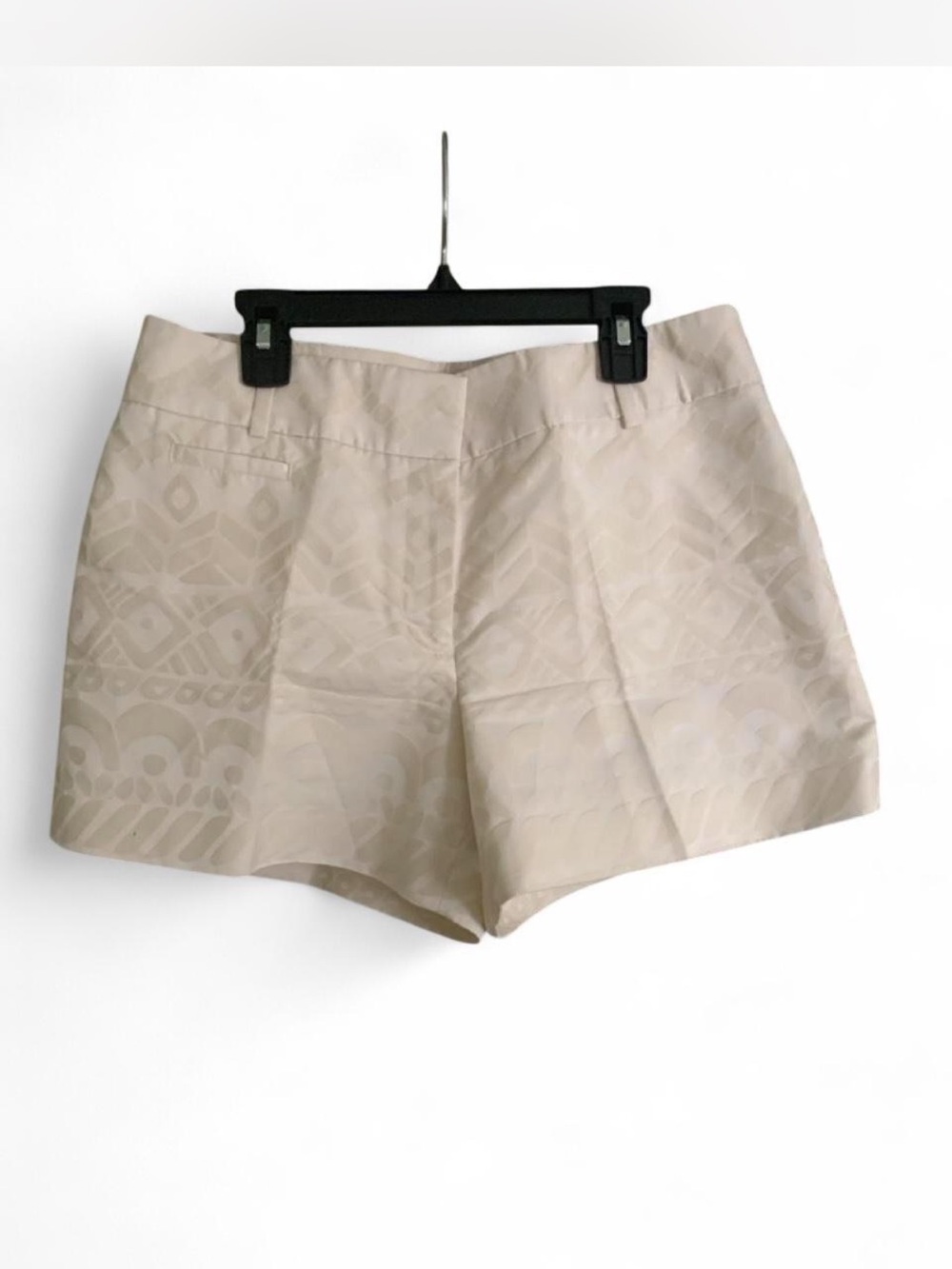 LOFT Beige/off white texture Patterned Women’s Shorts size 6